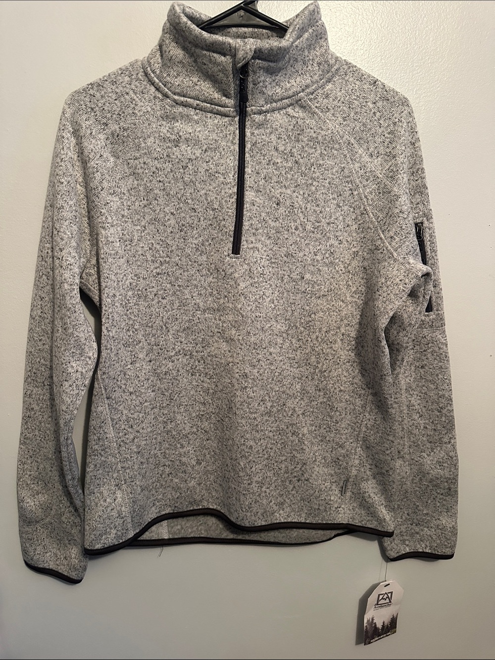 NWT Avalanche Outdoor Supply Co. 1/4 Zip Fleece Pullover Sweater Gray Small